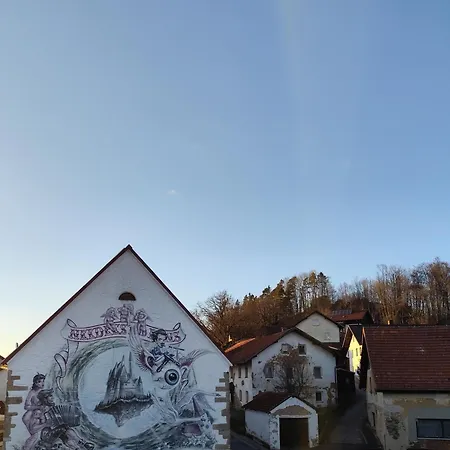 Zur Burgruine * Runding